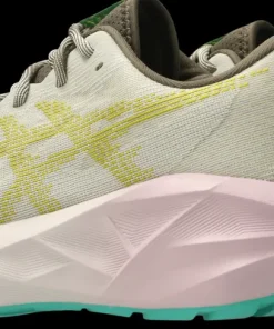 Asics Women's Novablast 5 TR Light Dust/Cacti
