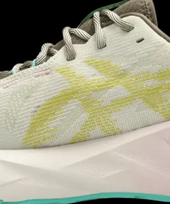 Asics Women's Novablast 5 TR Light Dust/Cacti
