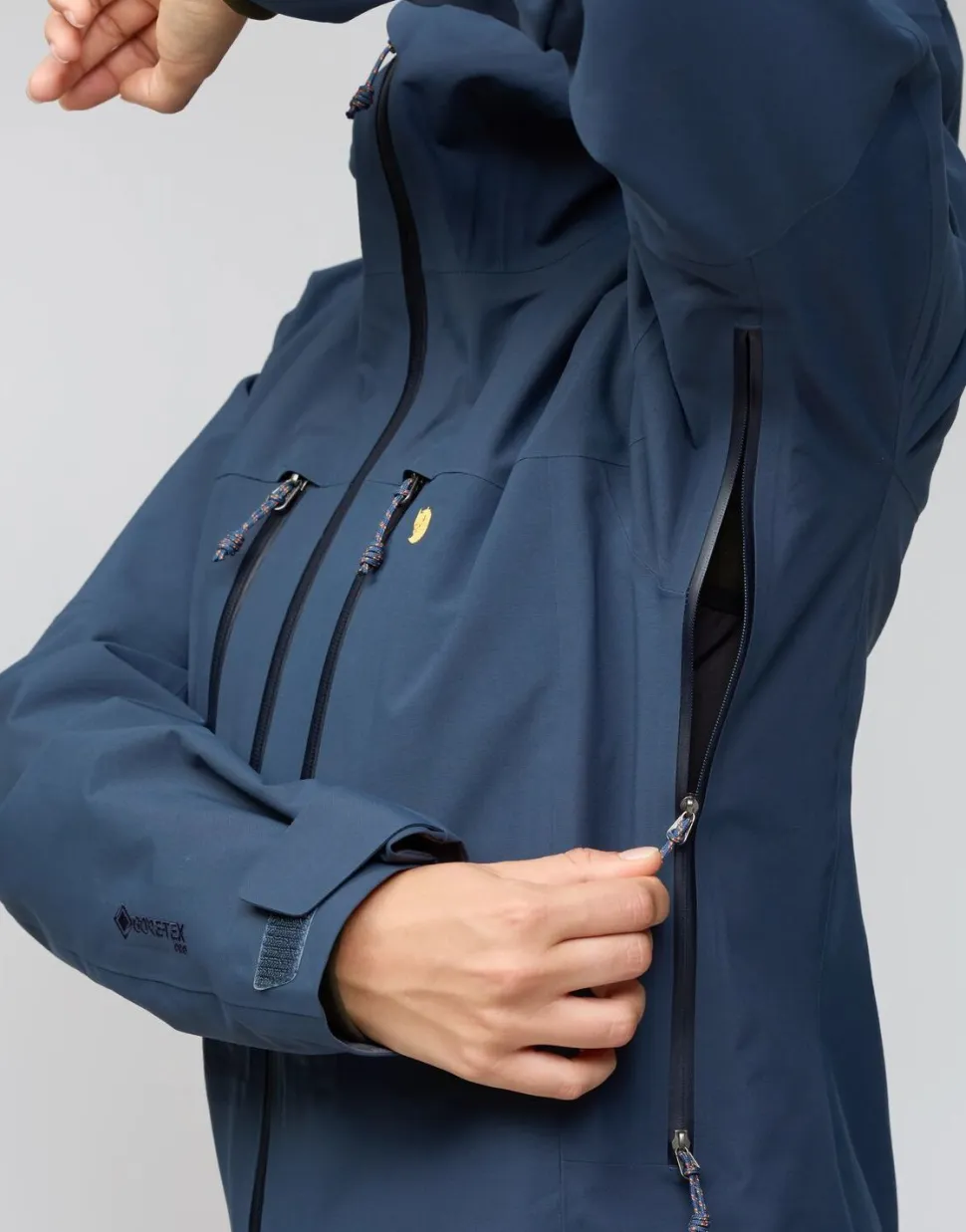 Fjällräven Women's Bergtagen GORE-TEX Pro Jacket Flame Orange