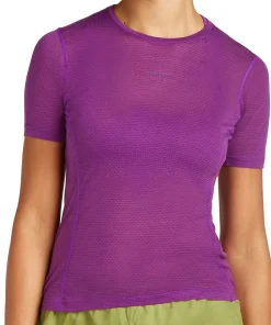 Icebreaker Women's Merino 75 Cool-Lite Featherlight Shortsleeve Crewe Passion