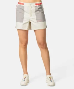 Kari Traa Women's Ane Bermuda Shorts Light Beige