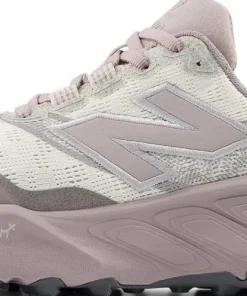 New Balance Women's Freshfoam Hierro V9 Sea Salt / Truffle Salt