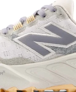 New Balance Women's Freshfoam Hierro V9 Sea Salt / White Peach