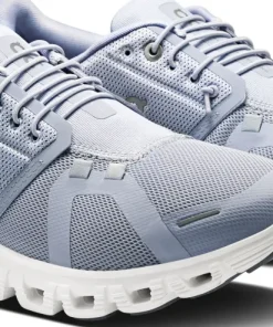 On Women's Cloud 6 Nimbus / White