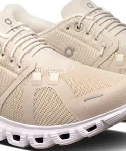 On Women's Cloud 6 Pearl/White
