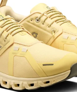 On Women's Cloud 6 Waterproof Nectar/Castor