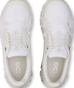 On Women's Cloud 6 White/White