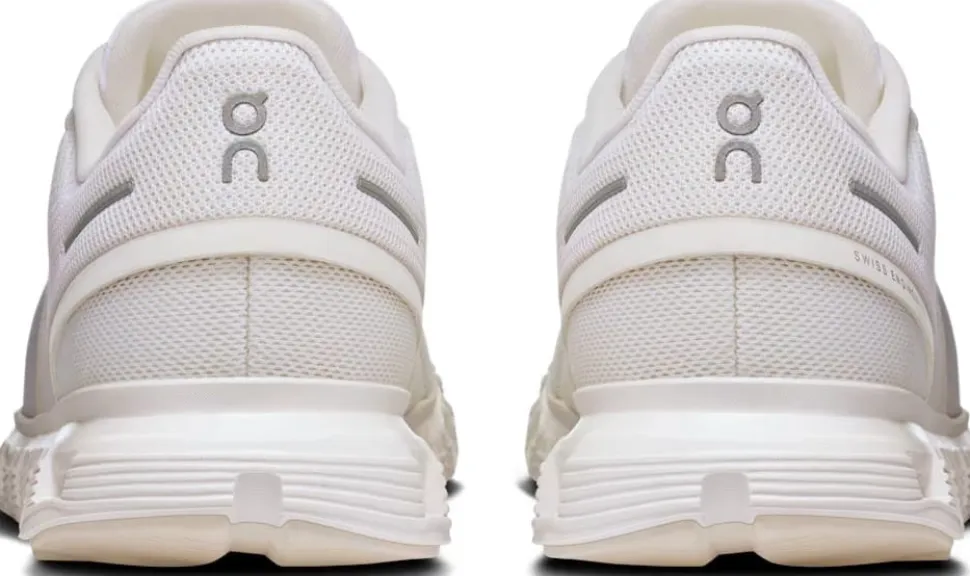 On Women's Cloud 6 White/White
