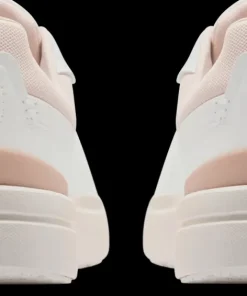 On Women's The Roger Advantage White-rosehip