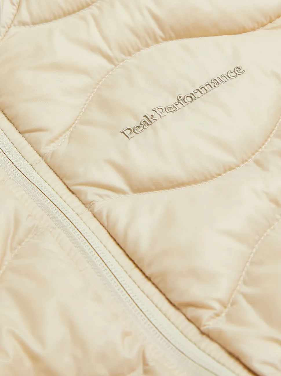 Peak Performance Women's Helium Down Vest Sand Fog