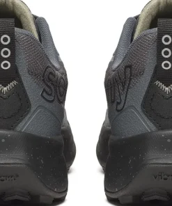 Saucony Women's Peregrine 16 Black/carbon
