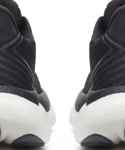 Saucony Women's Triumph 23 Black/white