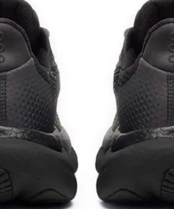 Saucony Women’s Triumph 23 GORE-TEX Triple Black