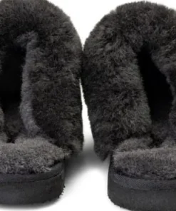 Shepherd of Sweden Women's Jessica Matt Black