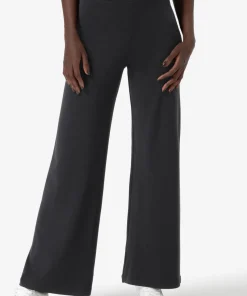 super.natural Women's Comfy Culotte Jet Black