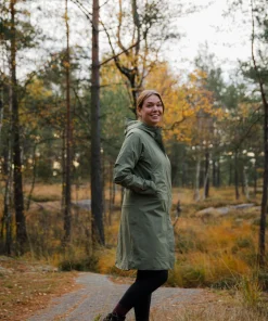 Urberg Women's 2L Rain Coat Deep Lichen Green