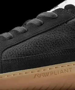 Vivobarefoot Women's Gobi II Sneaker Premium Leather Obsidian