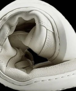 Vivobarefoot Women's Gobi II Sneaker Premium Leather Limestone